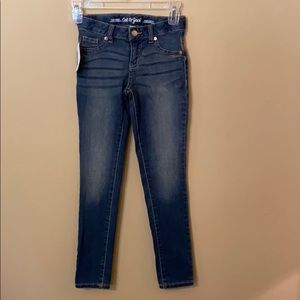 Cat and Jack Girl’s Skinny Jeans. Size 6
